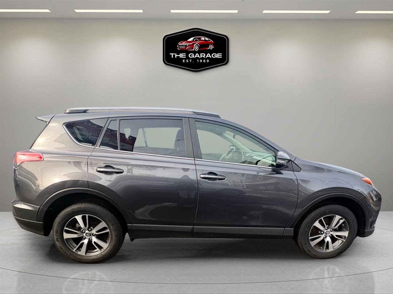 Used 2018 Toyota RAV4 XLE image 6