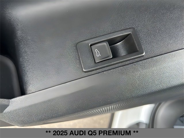 New 2025 Audi Q5 Premium image 17