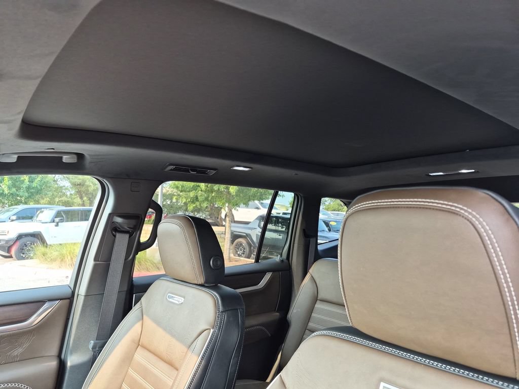 New 2027 GMC Acadia Denali Ultimate w/ LPO, Floor Liner Package FWD image 30
