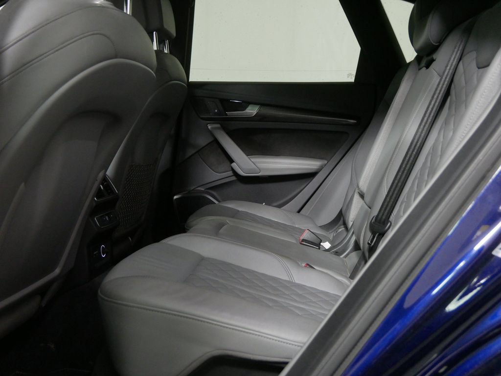 Used 2019 Audi SQ5 Prestige w/ Prestige Package AWD/4WD image 17
