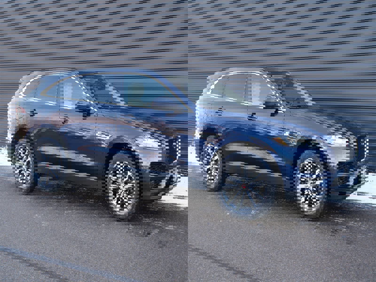 Used 2018 Jaguar F-PACE Prestige image 27