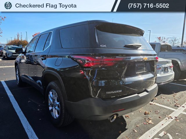 Used 2023 Chevrolet Traverse LS w/ Safety Package image 4