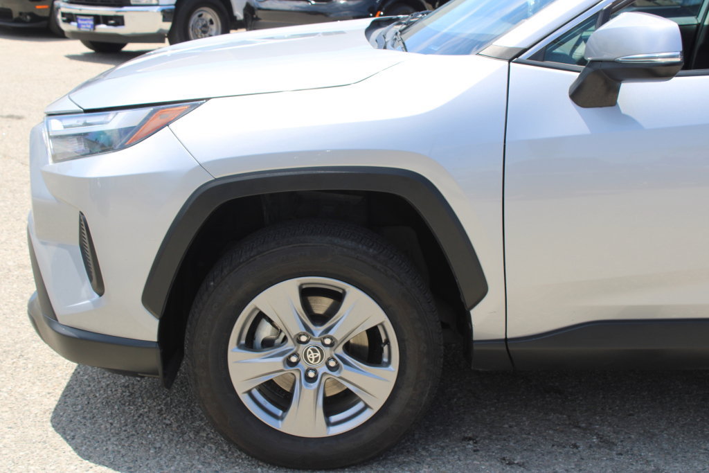 Used 2024 Toyota RAV4 XLE AWD/4WD image 7
