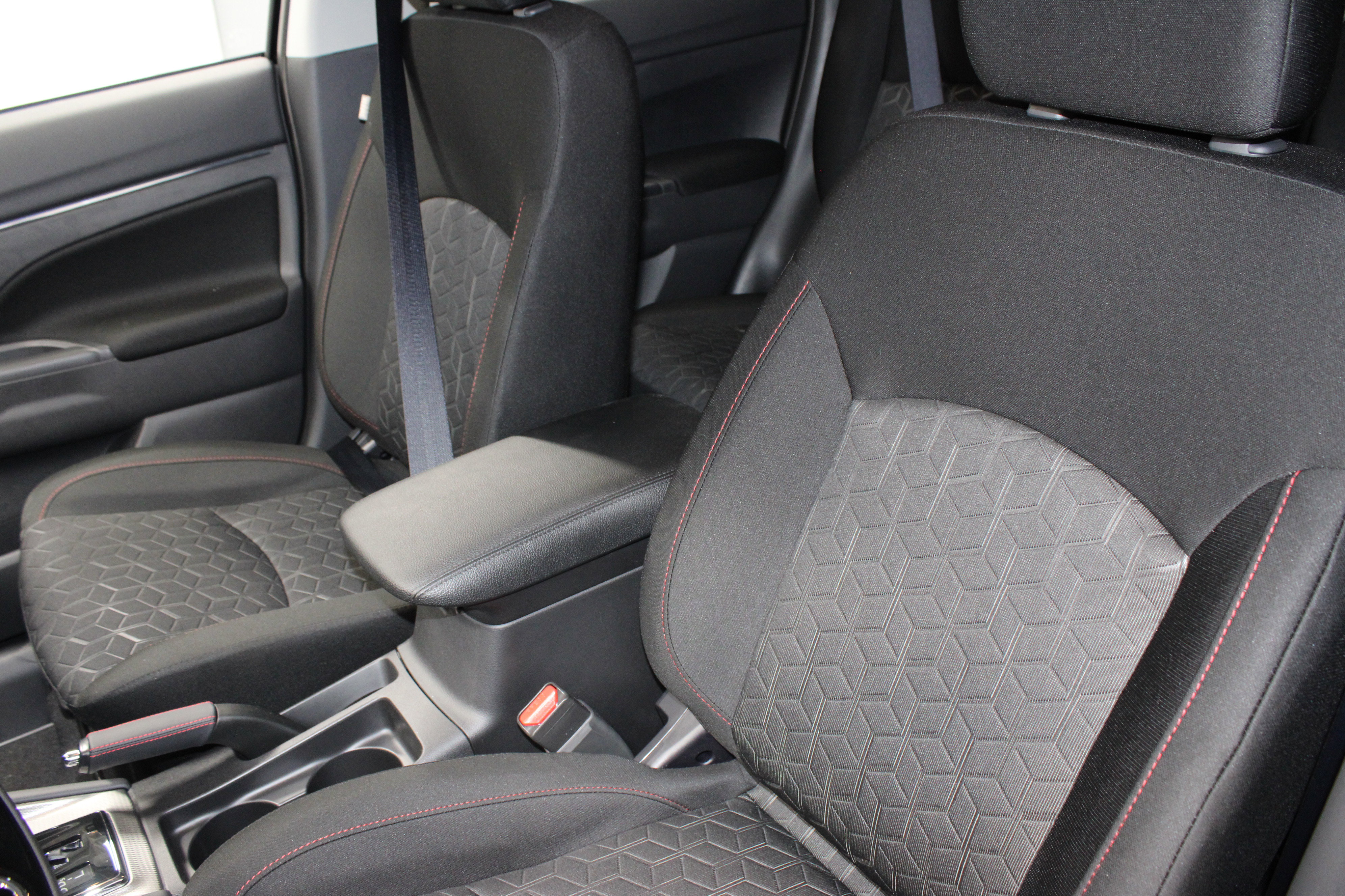 New 2025 Mitsubishi Outlander Sport LE image 18