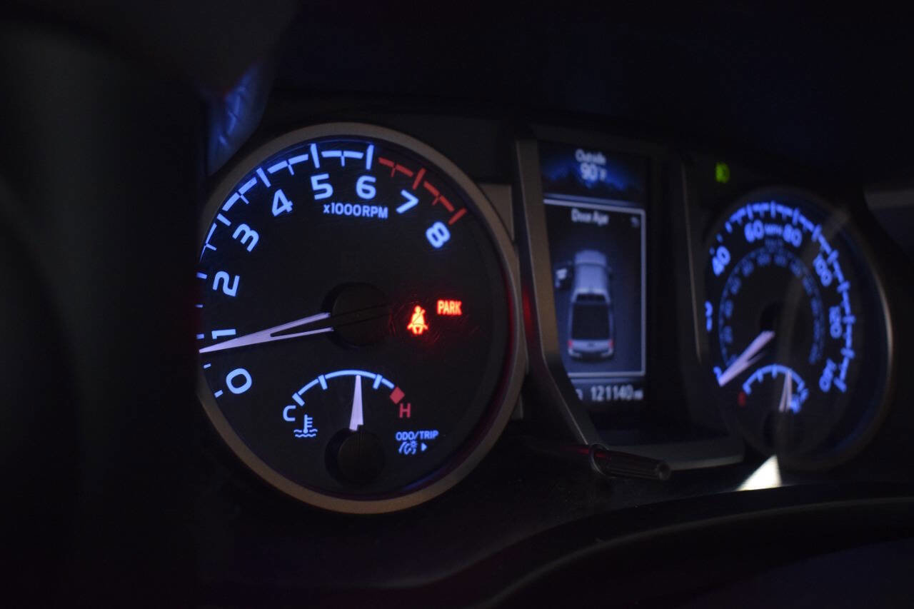 Used 2020 Toyota Tacoma SR5 image 39