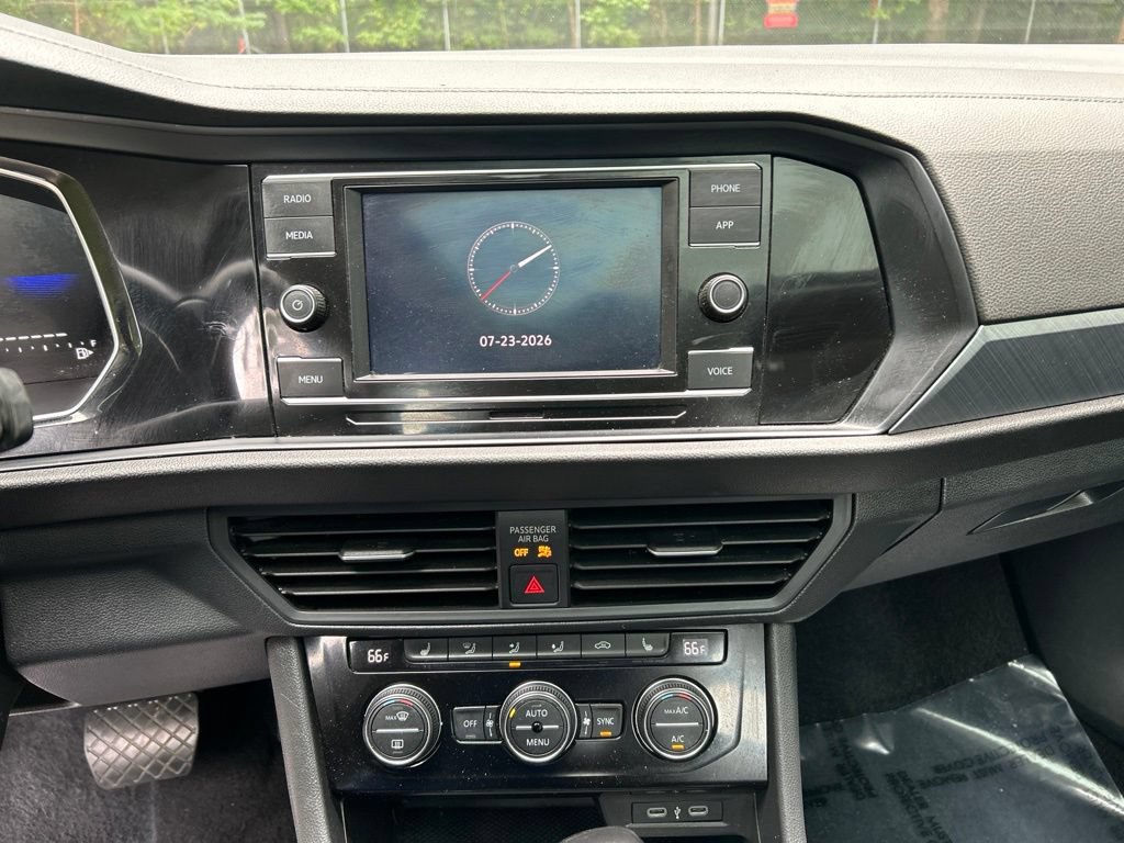 Used 2024 Volkswagen Jetta SE FWD image 18