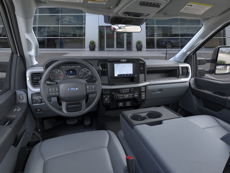 New 2025 Ford F550 4x4 Regular Cab Super Duty image 9