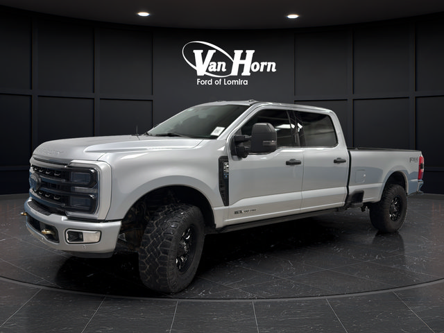 Used 2023 Ford F250 Platinum AWD/4WD image 3