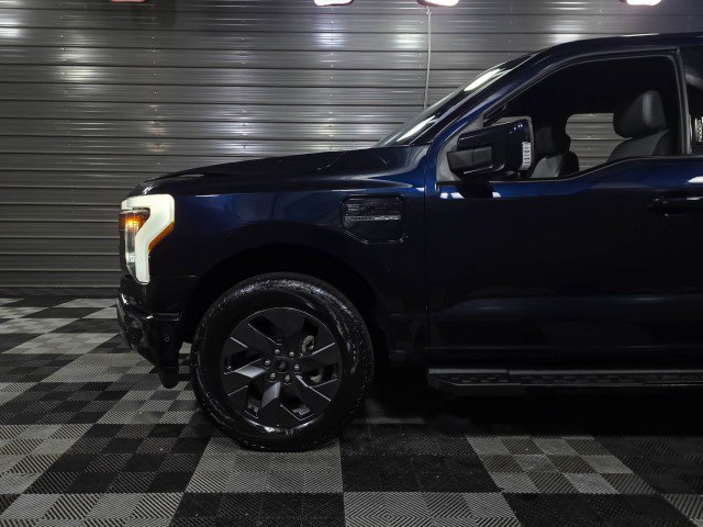 Used 2022 Ford F150 Lightning Lariat image 40