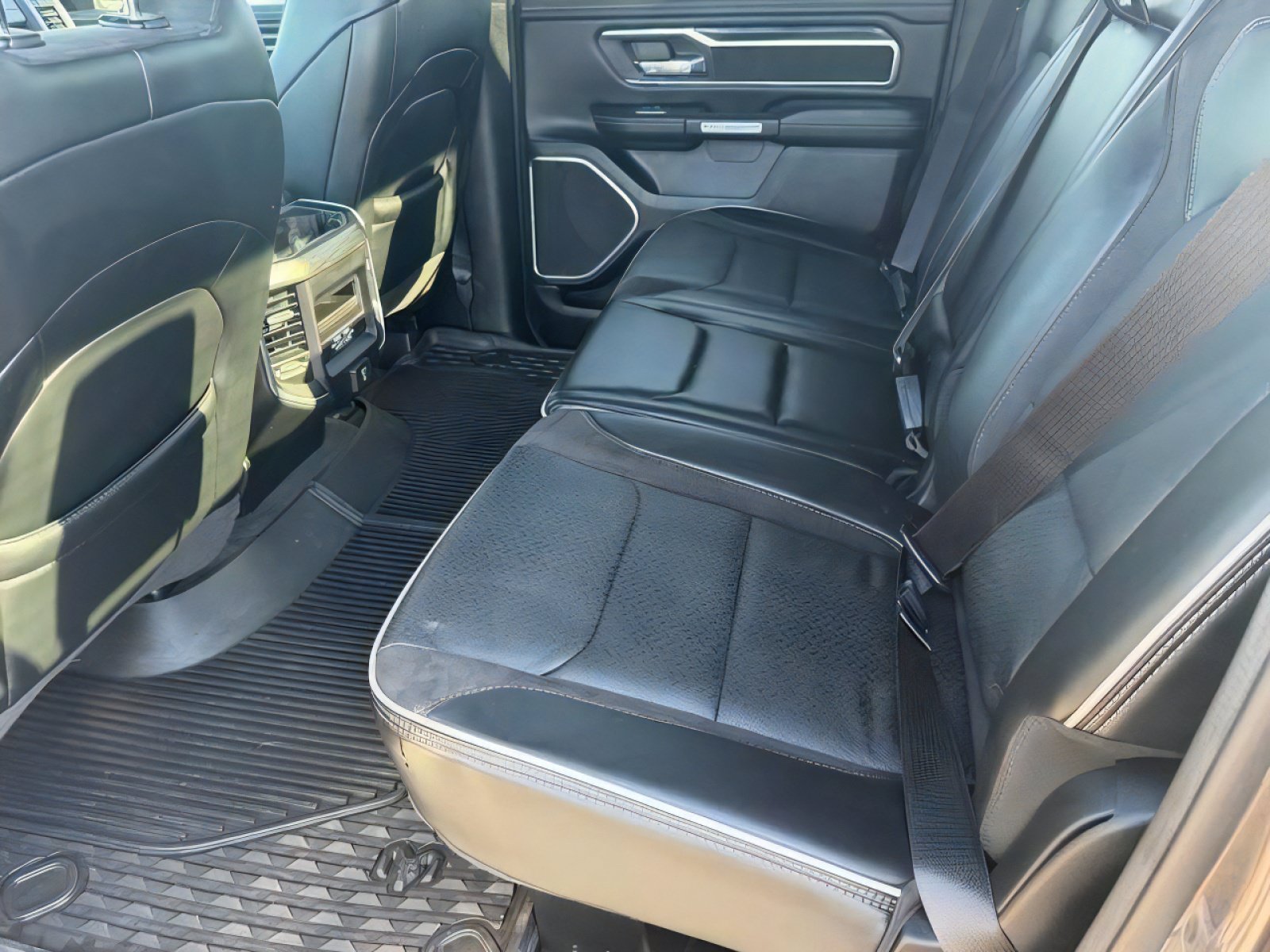 Used 2023 RAM 1500 Laramie AWD/4WD image 15