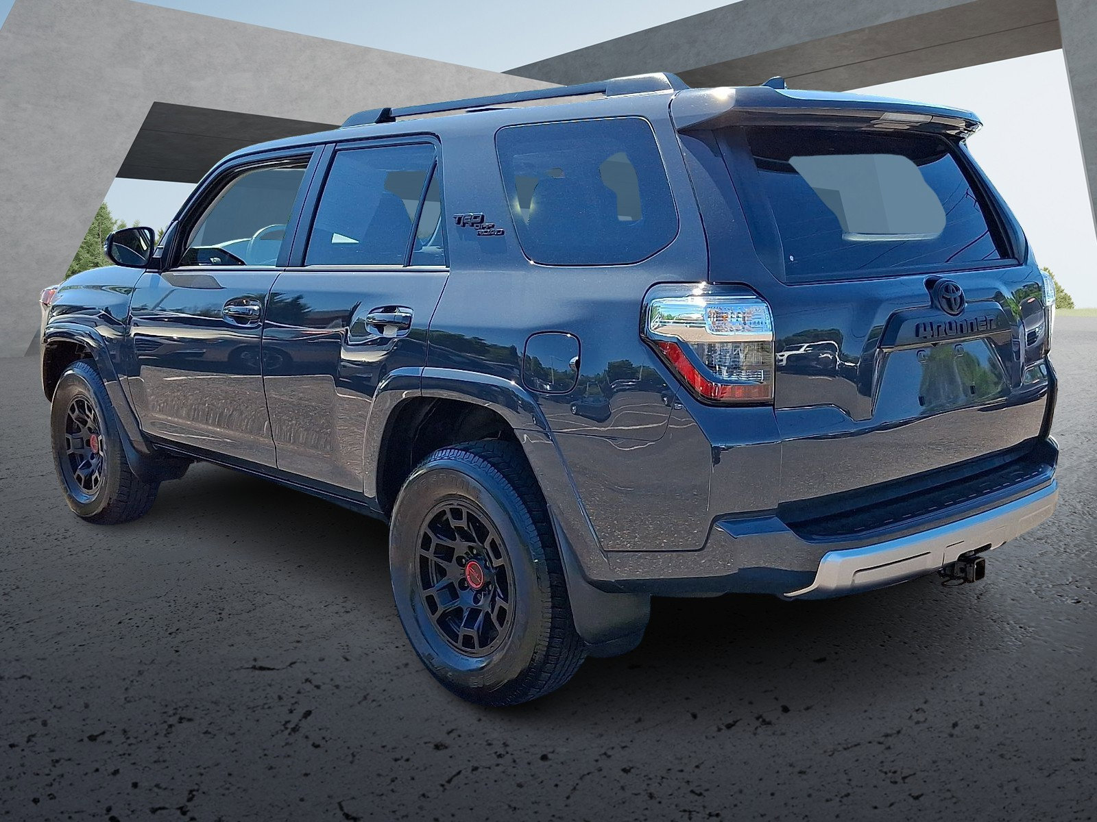 Certified 2024 Toyota 4Runner TRD Off-Road Premium w/ TRD Black Wheel Package (TMS) AWD/4WD image 4