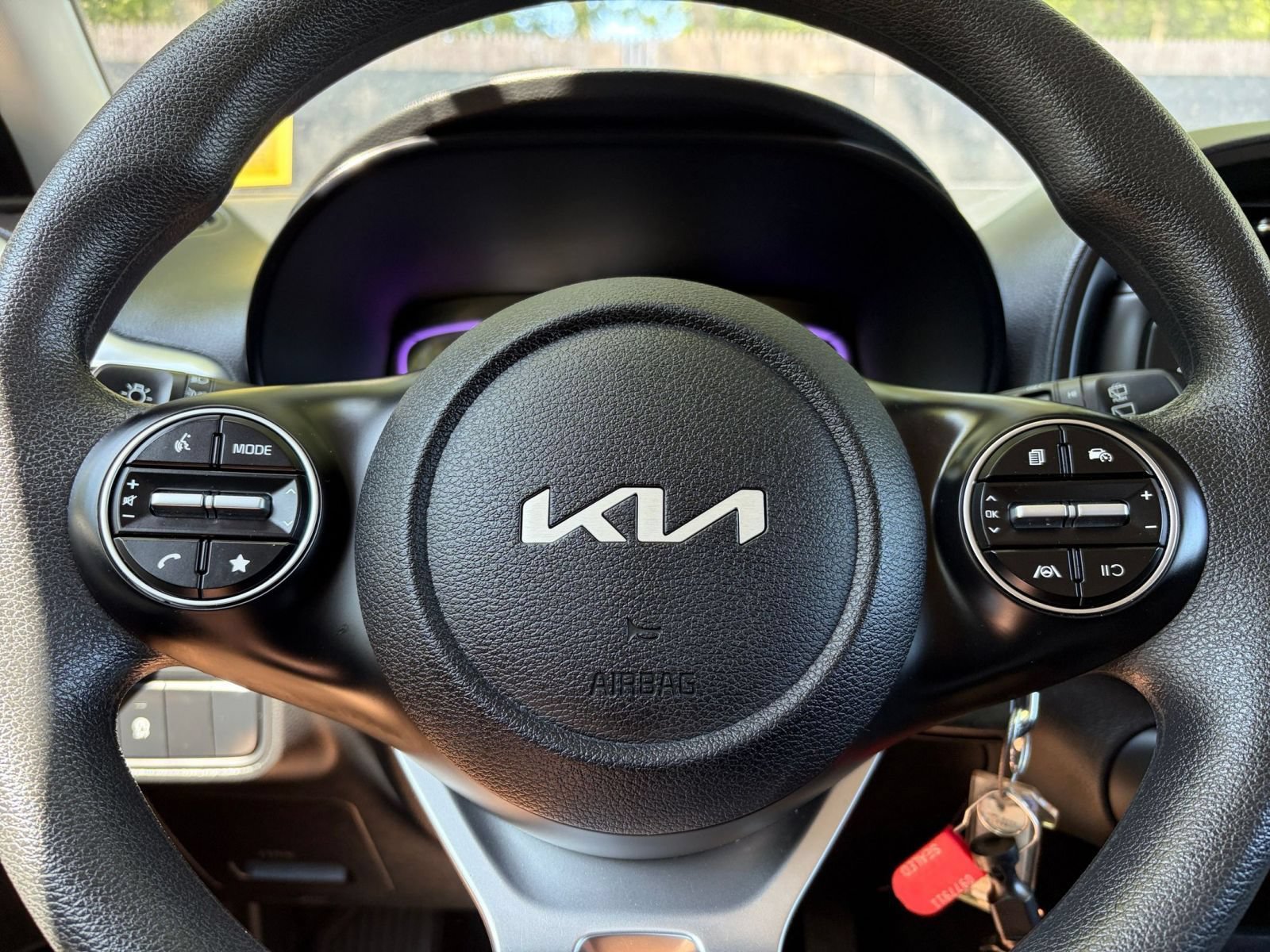 Used 2025 Kia Soul LX w/ LX Technology Package FWD image 25