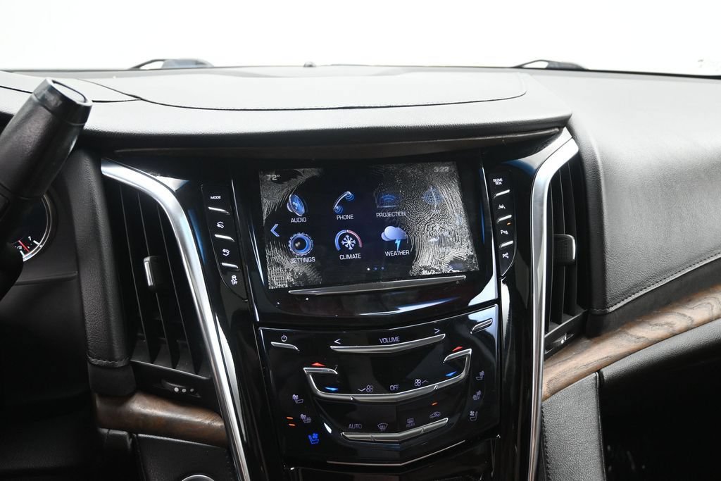 Used 2018 Cadillac Escalade Premium Luxury AWD/4WD image 13