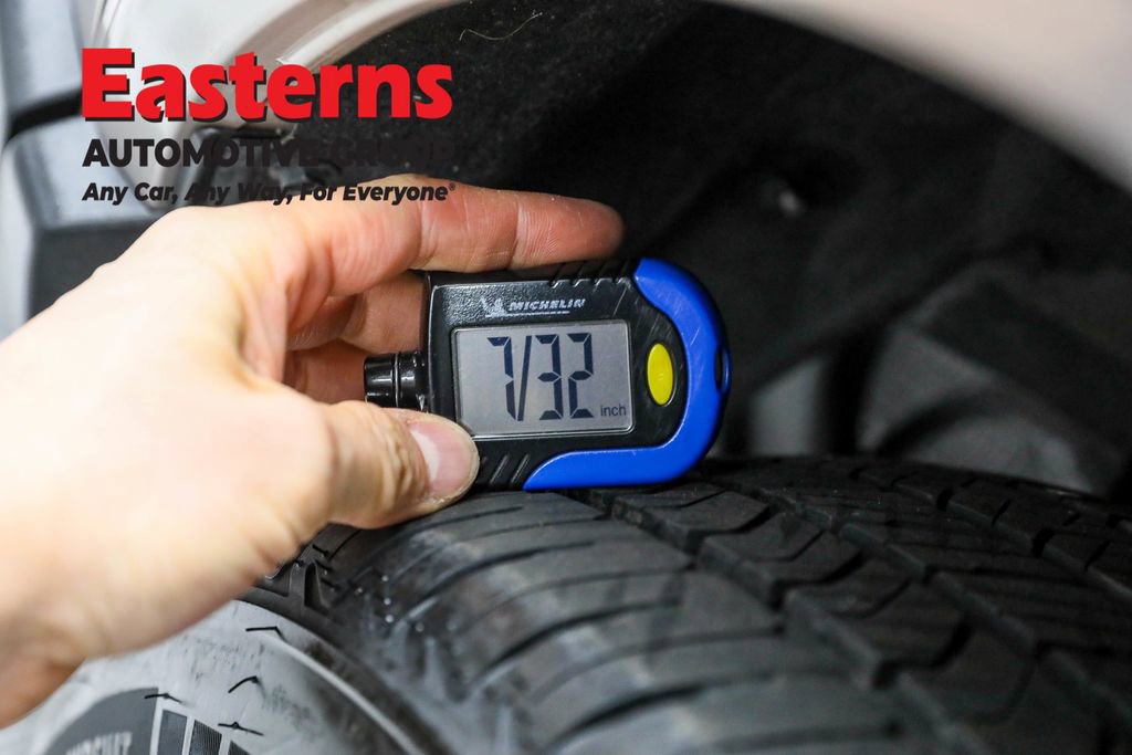 Used 2024 Toyota Venza LE image 25