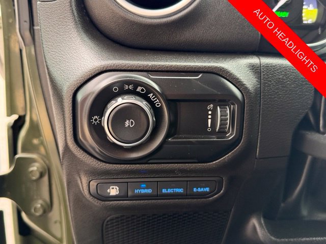 Used 2023 Jeep Wrangler Unlimited Sahara w/ Cold Weather Group AWD/4WD image 28
