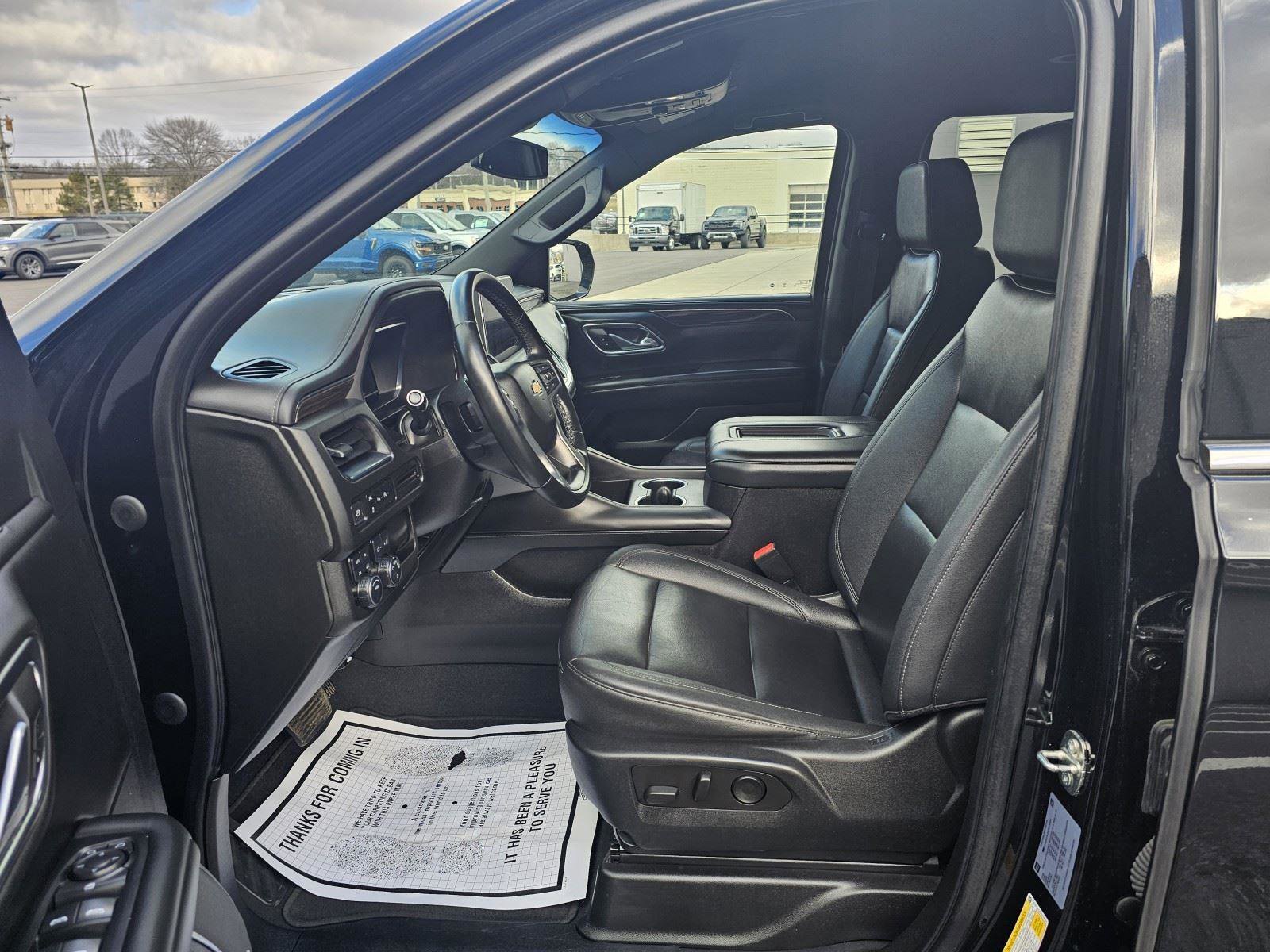 Used 2023 Chevrolet Suburban LT image 13