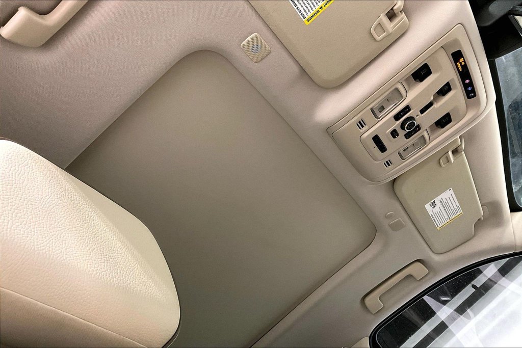 Used 2022 GMC Yukon Denali RWD image 21