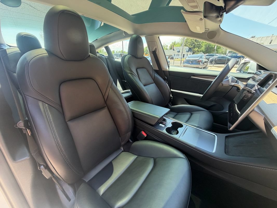 Used 2023 Tesla Model 3 Standard Range RWD image 4