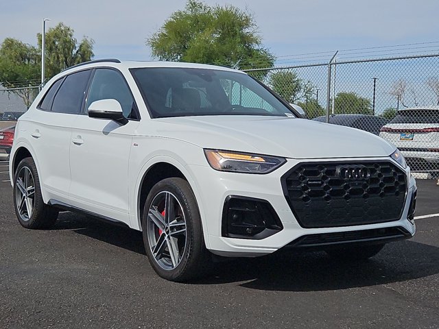 Used 2024 Audi Q5 e Premium Plus w/ Premium Plus Package AWD/4WD image 3