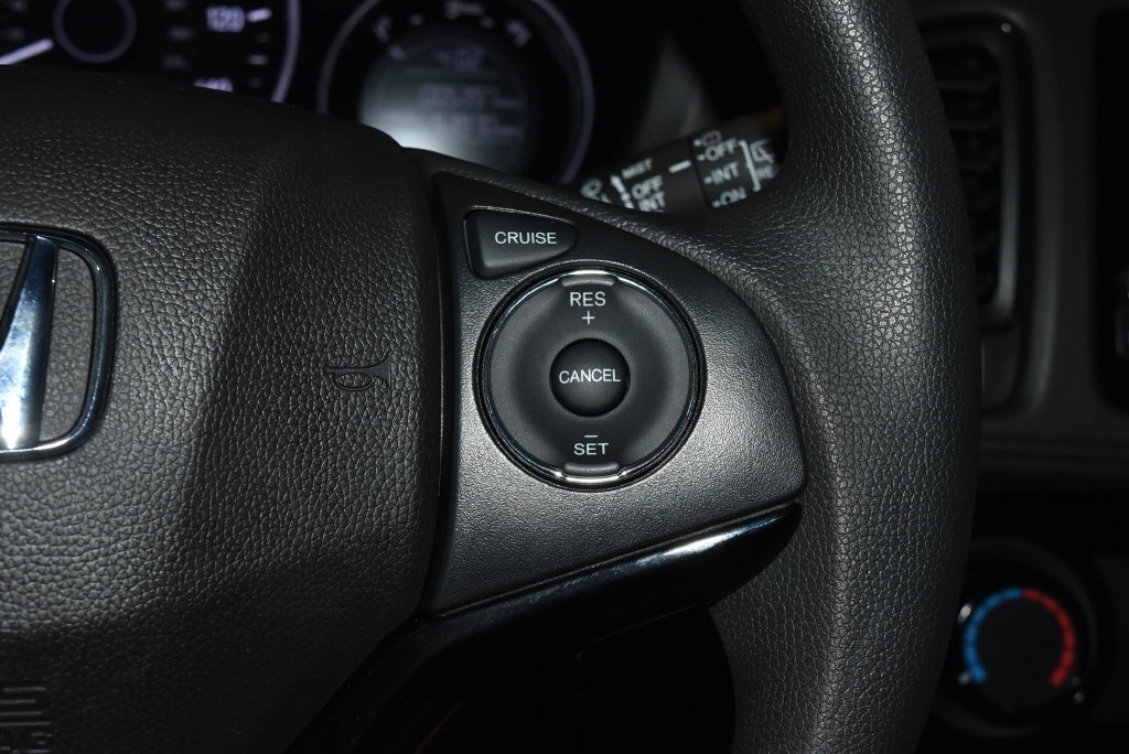 Used 2022 Honda HR-V LX image 9