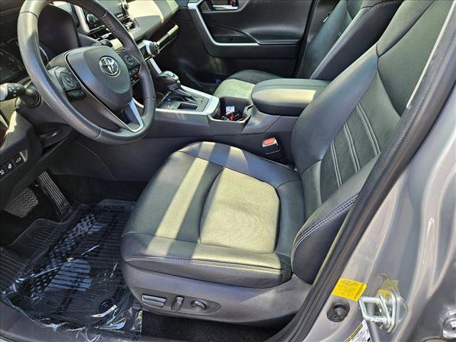Used 2022 Toyota RAV4 Limited FWD image 16