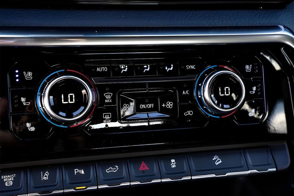 Used 2025 GMC Sierra 2500 Denali w/ Denali Reserve Package image 15