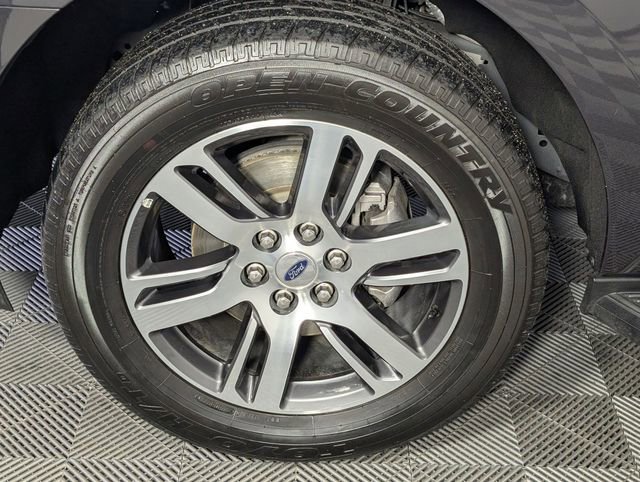 Used 2024 Ford Expedition Limited image 8