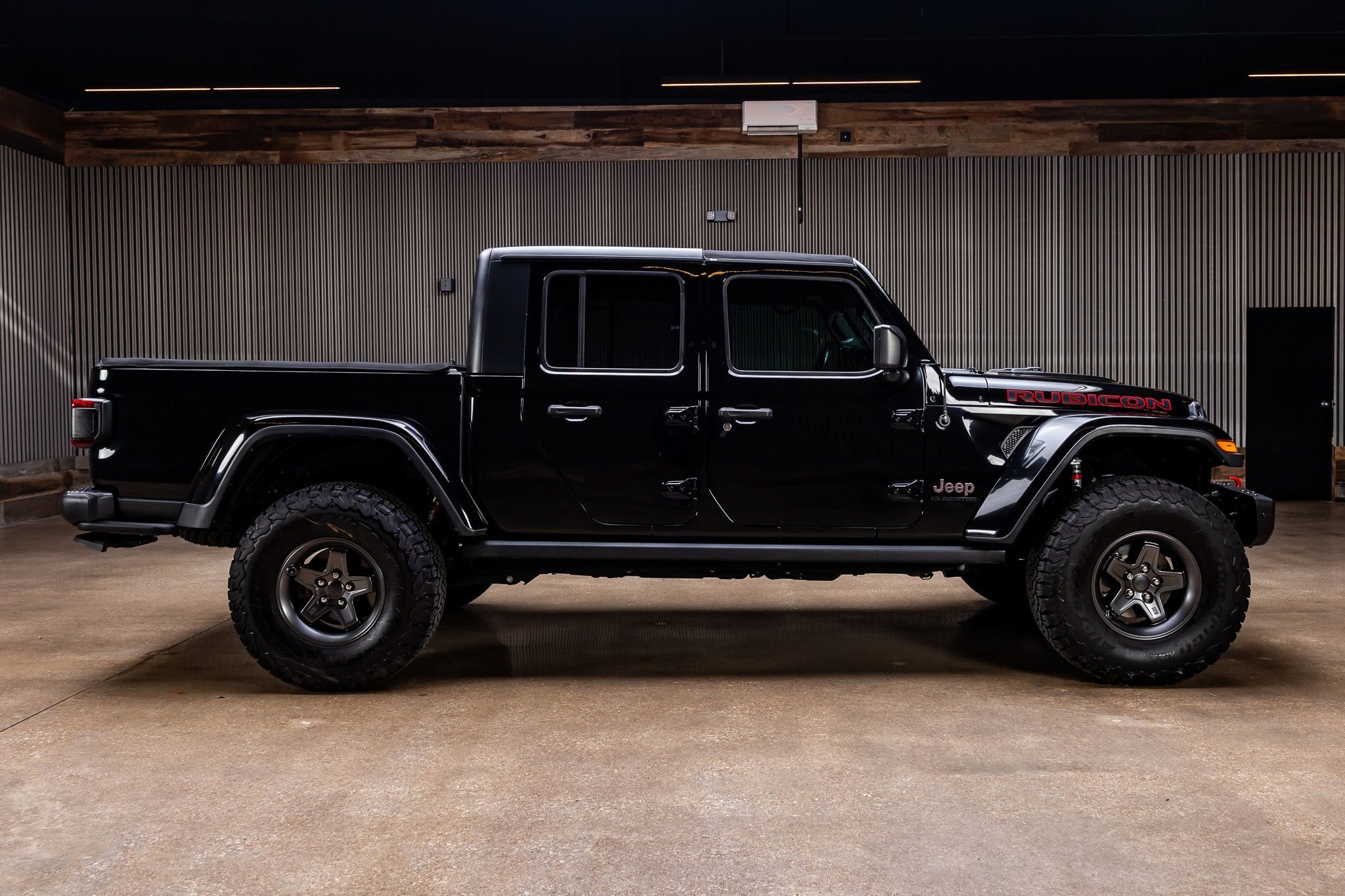 Used 2020 Jeep Gladiator Rubicon AWD/4WD image 10