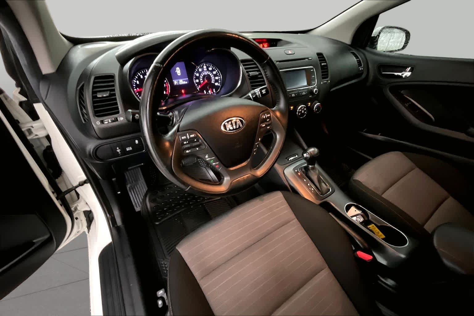 Used 2016 Kia Forte Koup EX FWD image 14