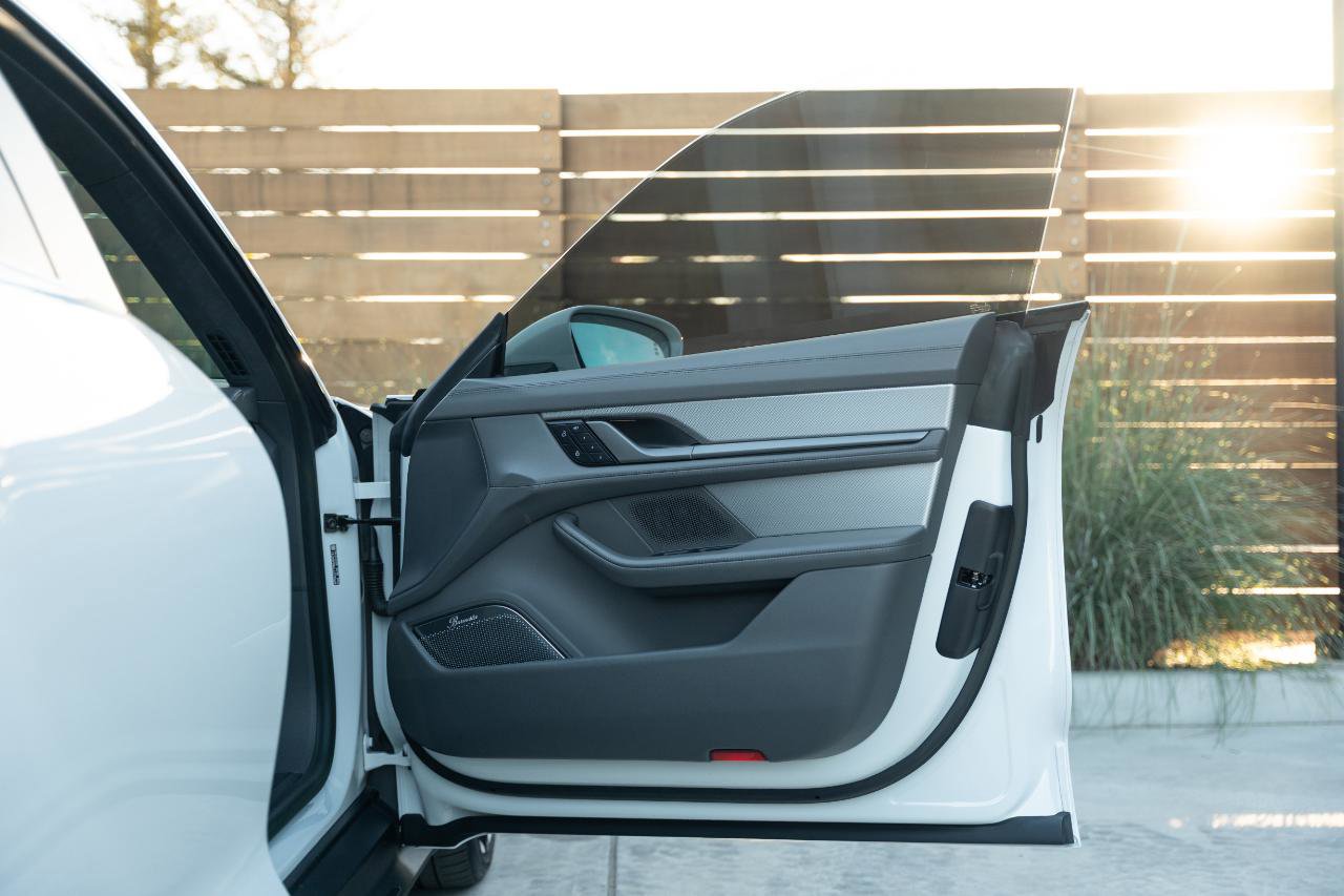 Used 2022 Porsche Taycan Turbo S image 93