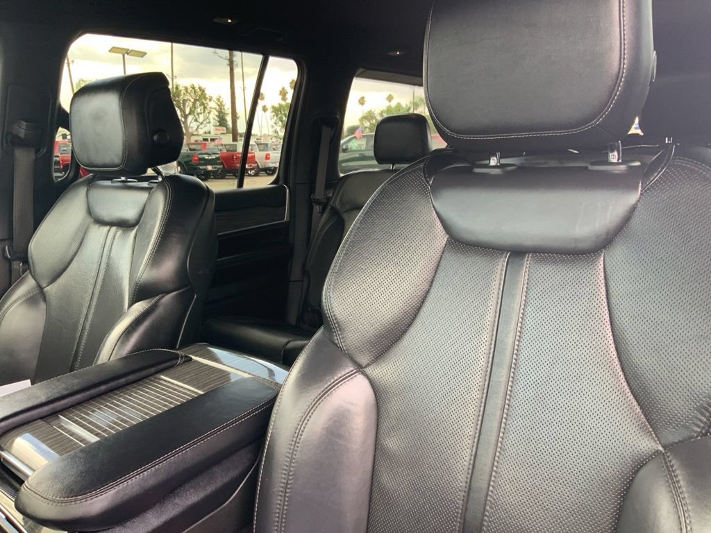 Certified 2022 Jeep Wagoneer Series II AWD/4WD image 17