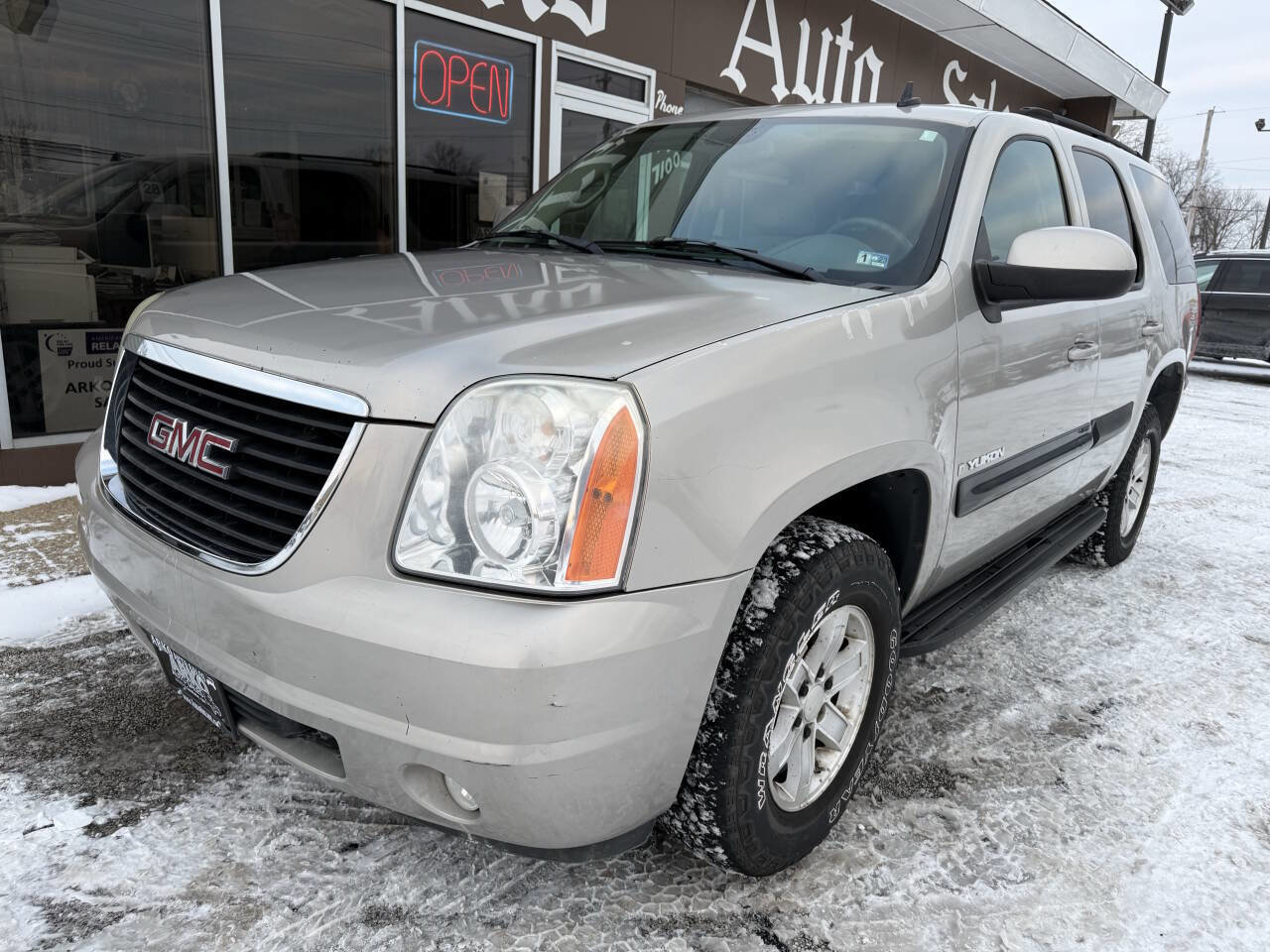 Used 2007 GMC Yukon SLE image 1