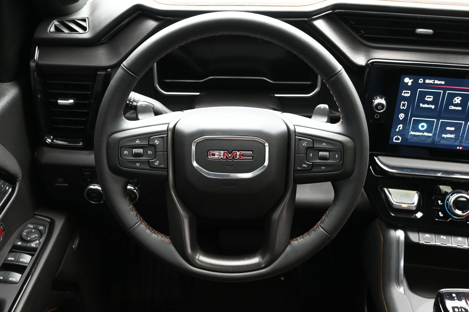 Used 2023 GMC Sierra 1500 AT4 w/ Technology Package AWD/4WD image 15