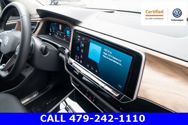 Certified 2024 Volkswagen Atlas SE w/ Black Wheel Package image 42