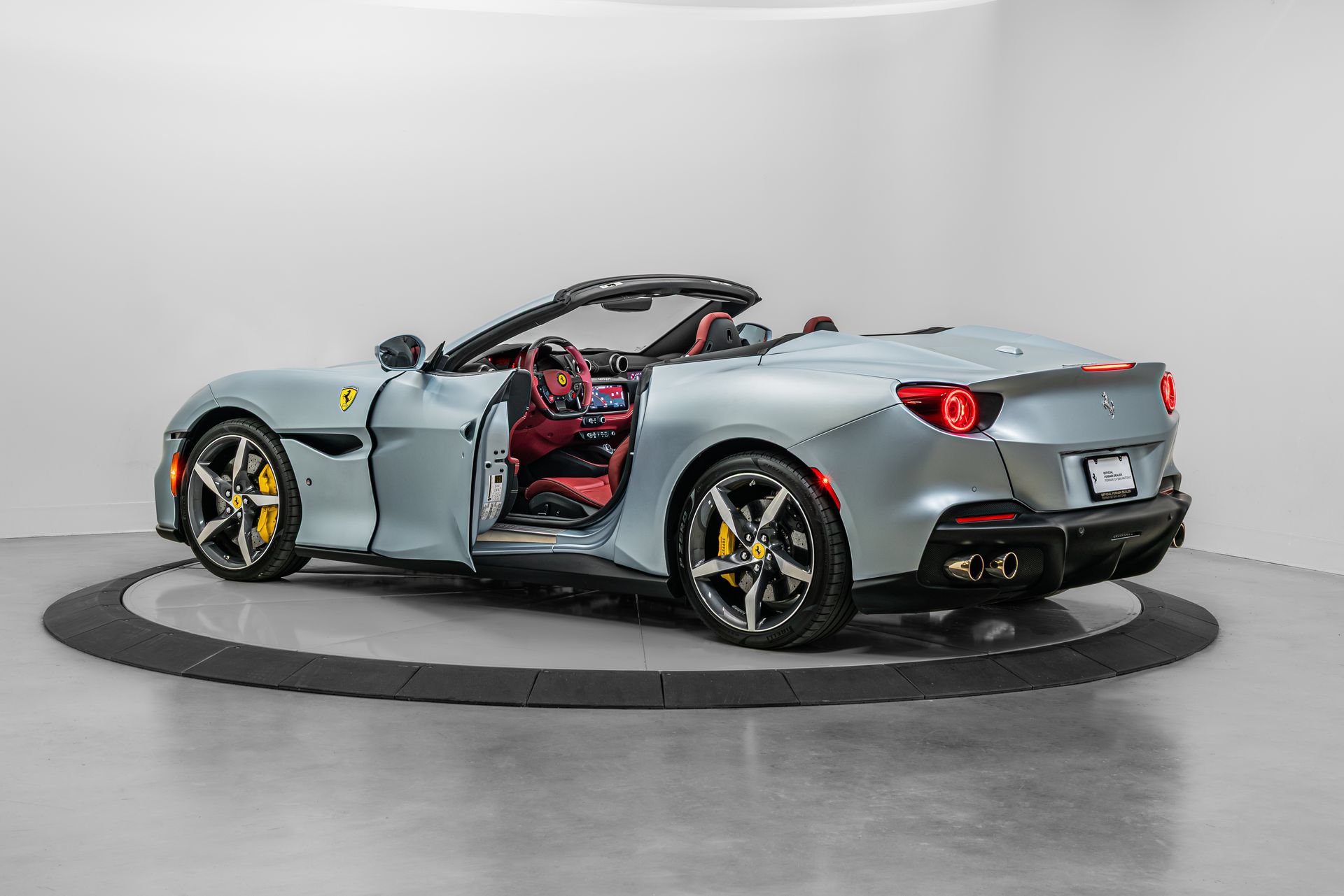 Certified 2023 Ferrari Portofino M RWD image 2