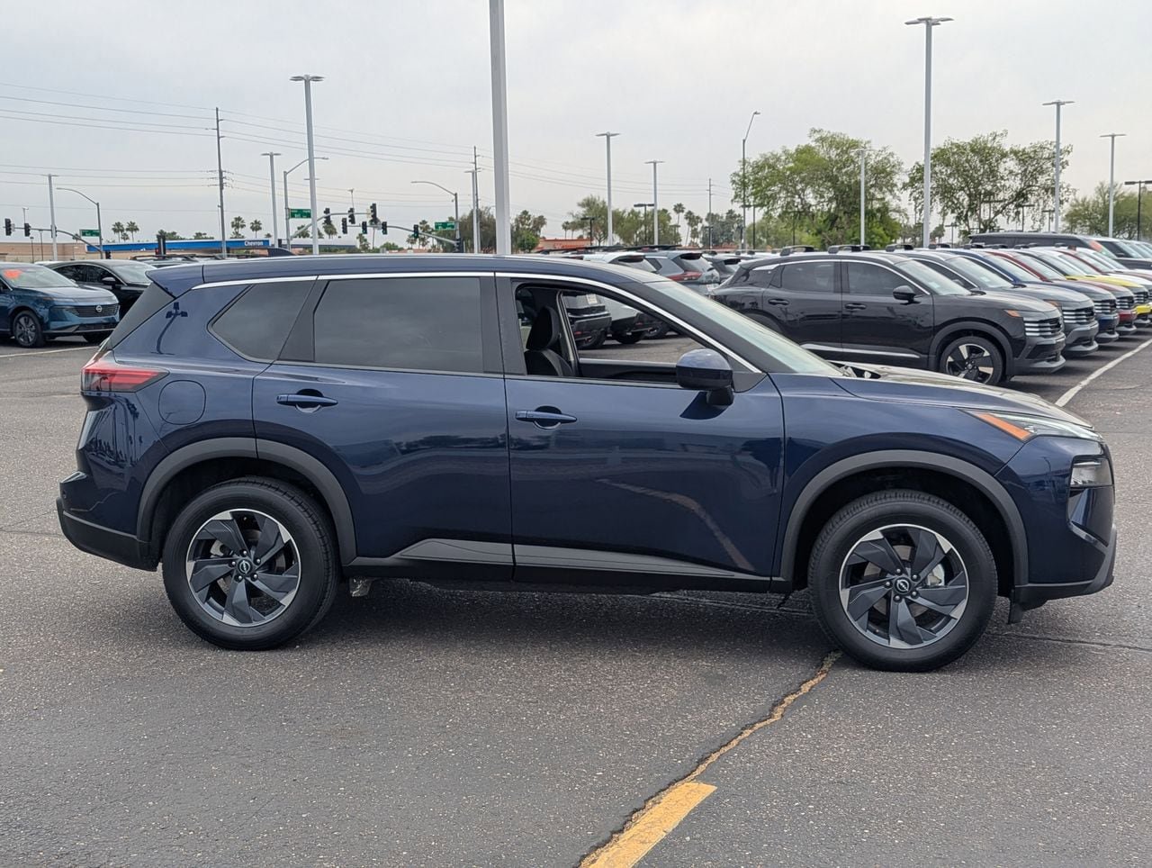 Certified 2025 Nissan Rogue SV FWD image 7