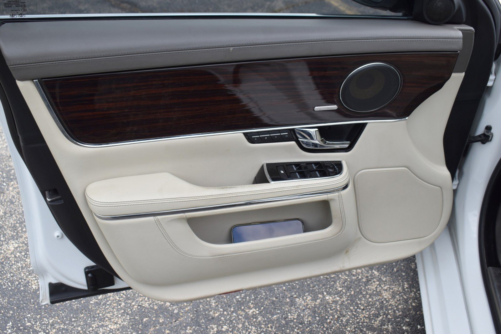 Used 2011 Jaguar XJ L RWD image 30