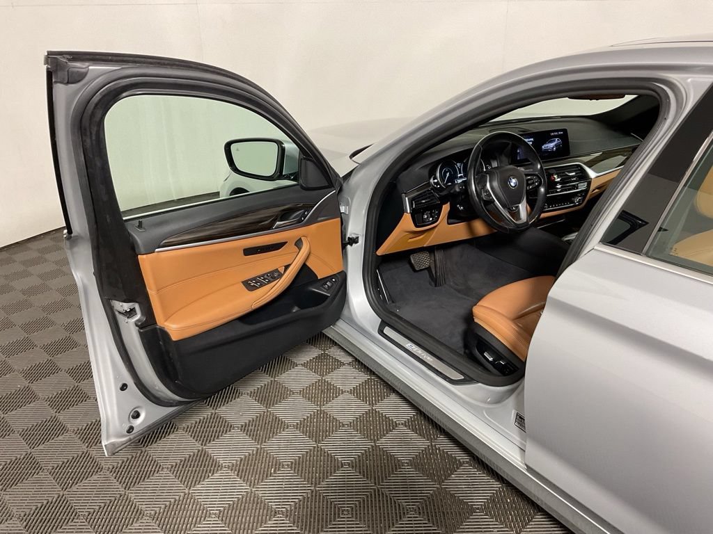 Used 2019 BMW 530e xDrive w/ Convenience Package AWD/4WD image 20