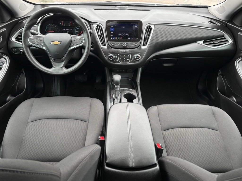 Used 2025 Chevrolet Malibu LT FWD image 8