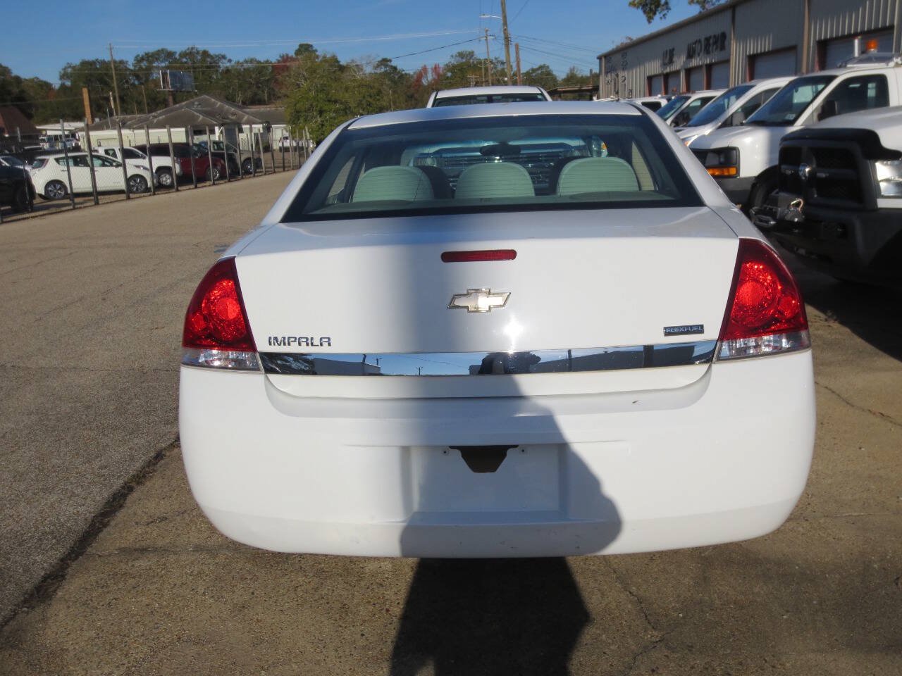 Used 2011 Chevrolet Impala LS FWD image 5