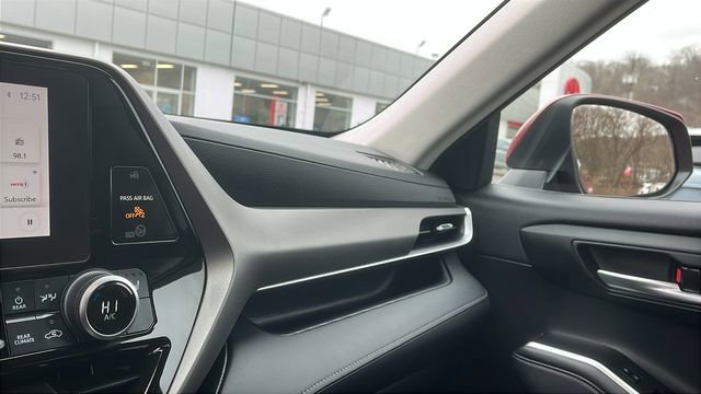 Certified 2023 Toyota Highlander XLE image 18