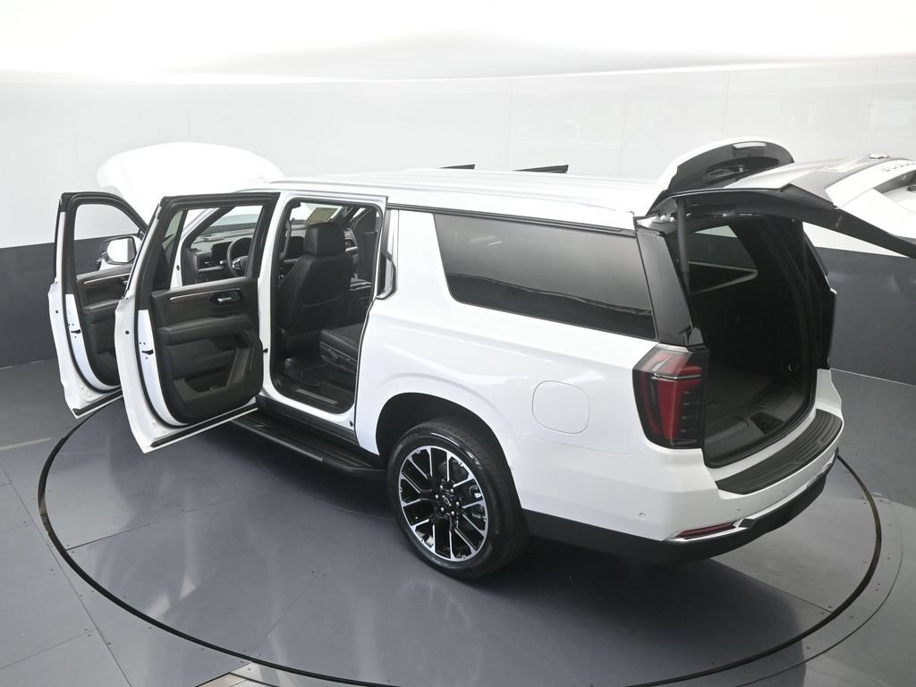 Used 2025 Chevrolet Suburban LT RWD image 78