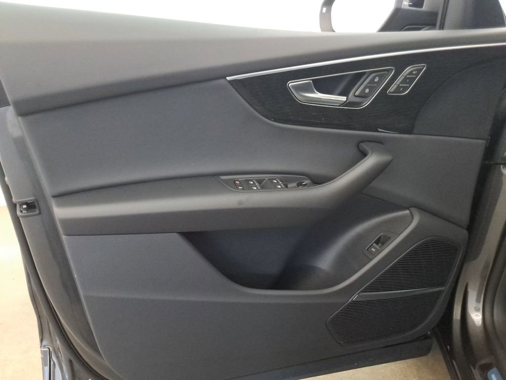 New 2026 Audi Q8 Premium image 17