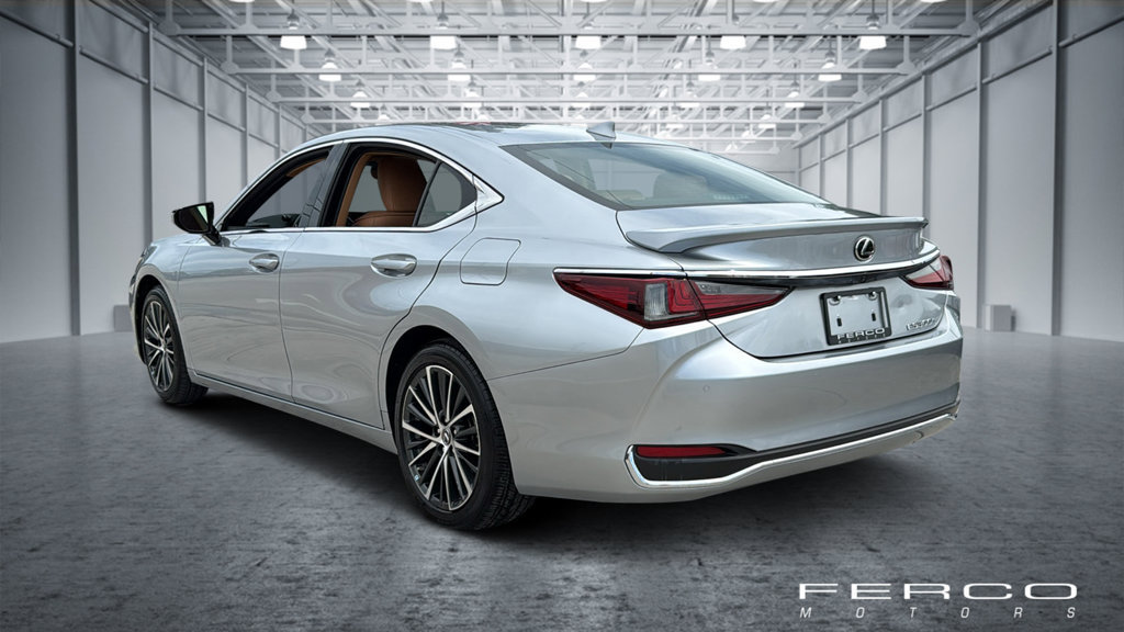 Used 2023 Lexus ES 300h w/ Premium Package FWD image 3