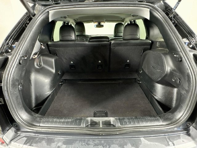 Used 2020 Jeep Cherokee Limited FWD image 30