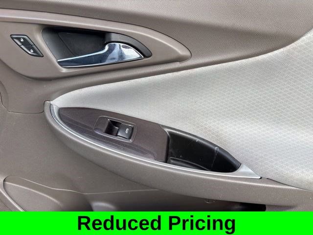 Used 2020 Chevrolet Malibu LT image 41