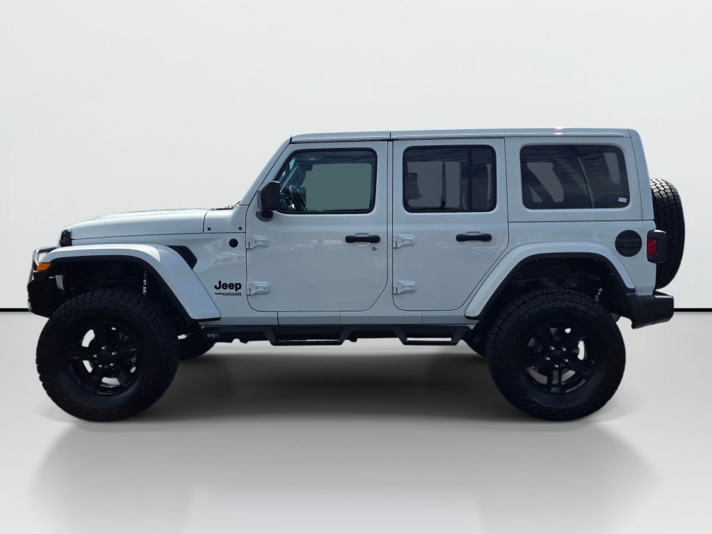 Used 2022 Jeep Wrangler Unlimited Sahara AWD/4WD image 4