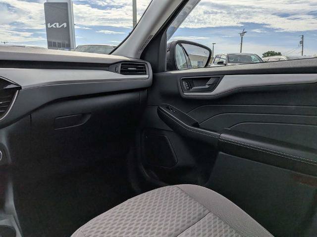 Certified 2022 Ford Escape SE w/ SE Sport Appearance Package FWD image 17