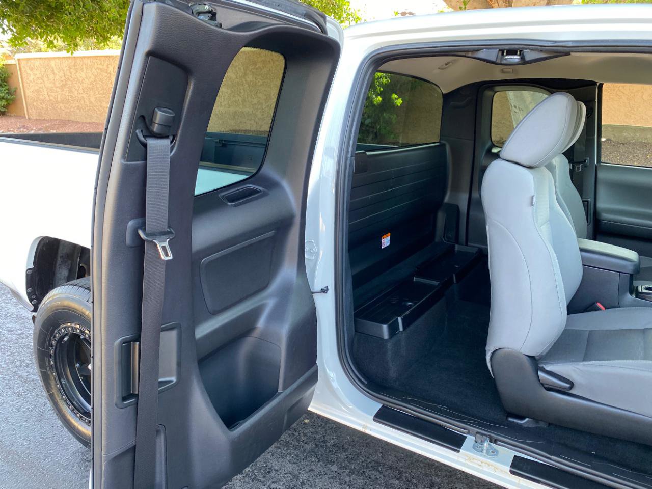 Used 2018 Toyota Tacoma SR RWD image 32