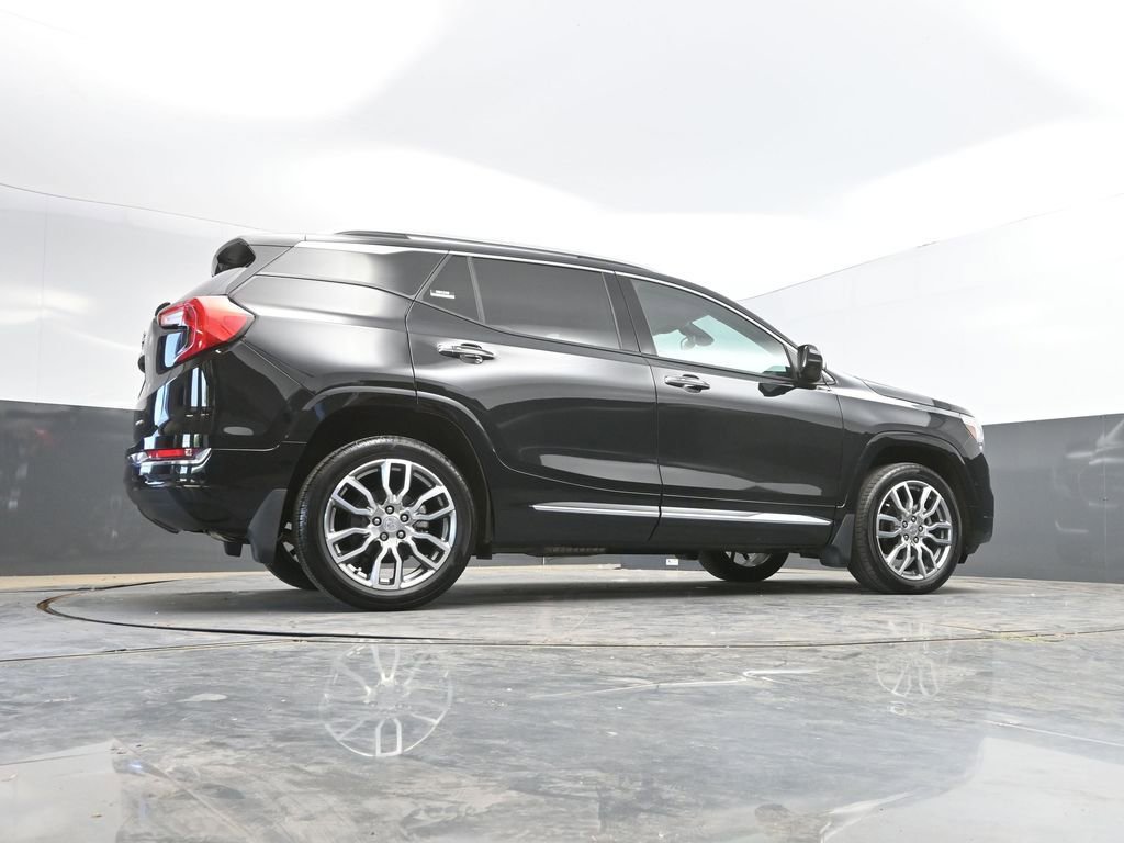 Used 2023 GMC Terrain Denali w/ Denali Premium Package AWD/4WD image 38